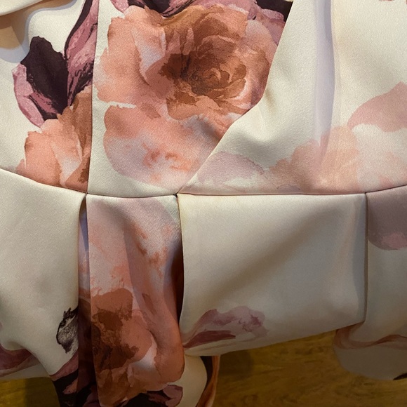 Like new lined floral off the shoulder dress, size L (runs small) - Picture 2 of 5